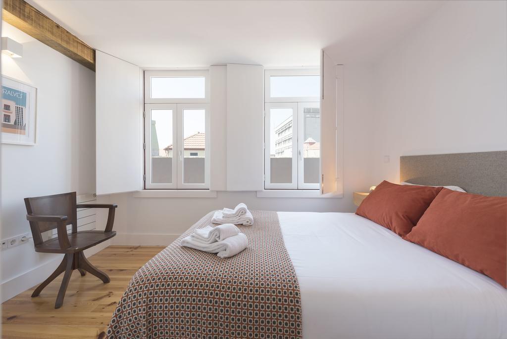 Lovelystay - Top Floor Balcony Apartment Porto Exterior foto