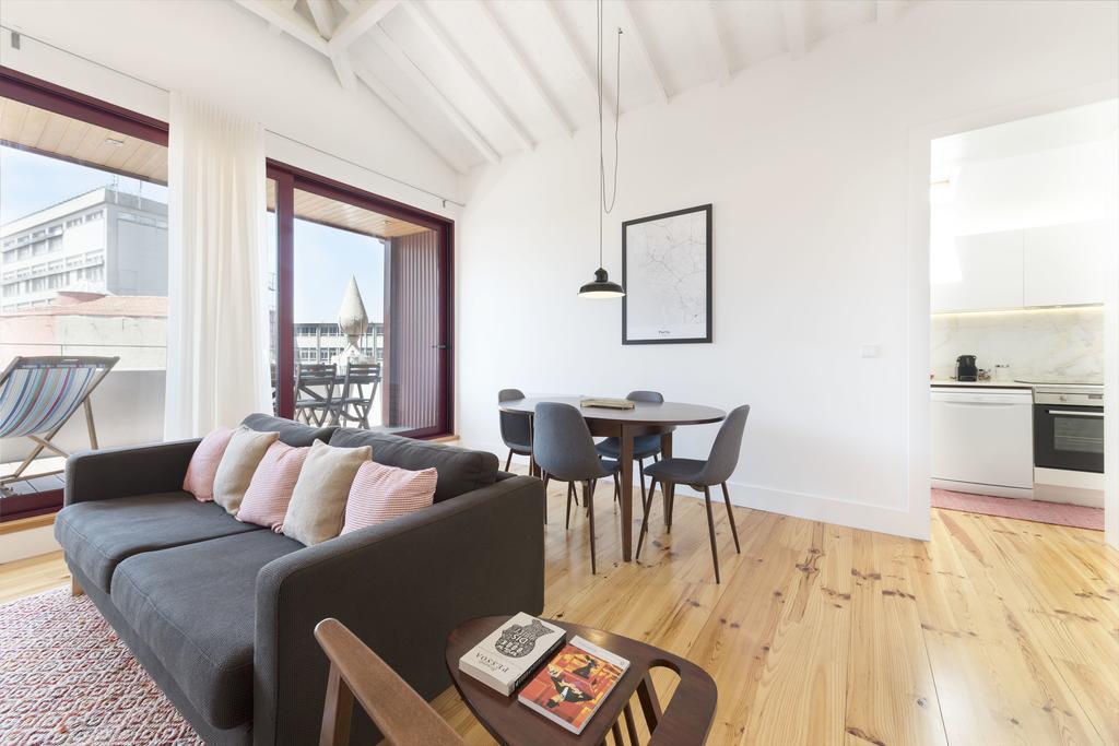 Lovelystay - Top Floor Balcony Apartment Porto Exterior foto